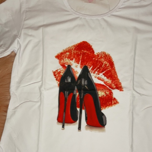 J. ELISE BOUTIQUE WOMEN’S White Graphic Print Round Neck Short Sleeve Shirt - Picture 5 of 10